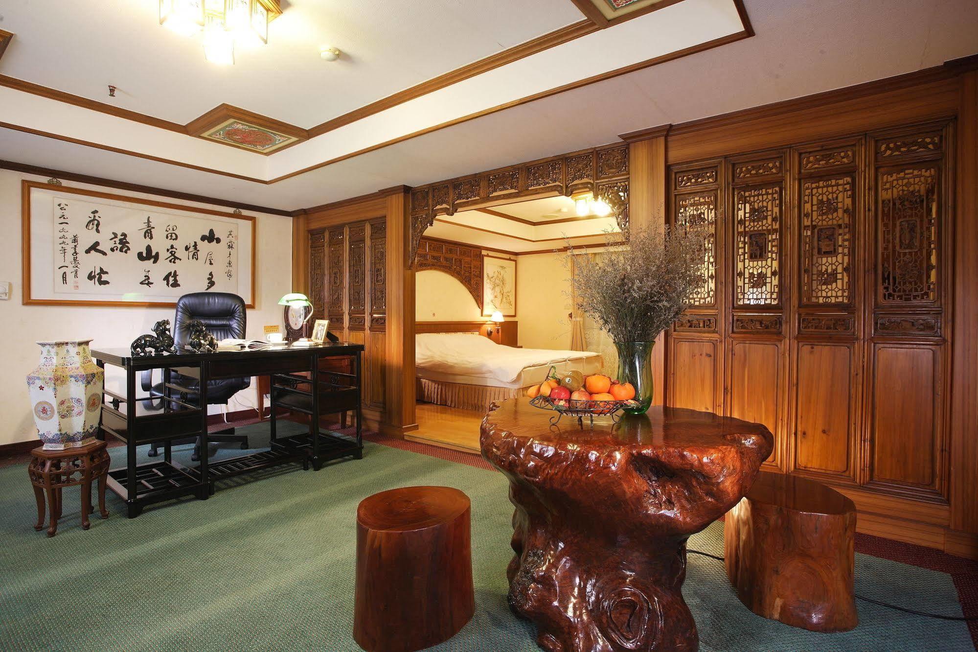 Kingdom Hotel Хсинчу Сити Екстериор снимка